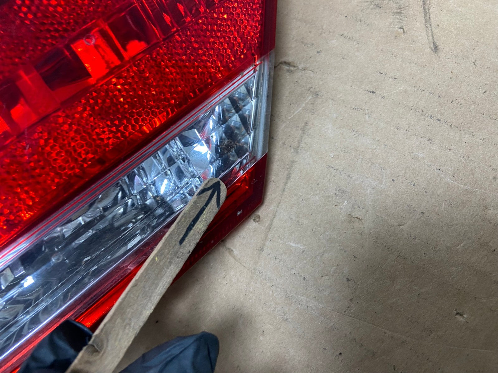 2008-2010 Toyota Avalon Right Passenger Side Tail Light Inner AD2612 LK4
