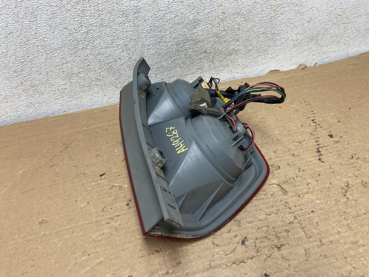 2003 2004 2005 Honda Pilot Left Driver LH Side Tail Light AH9287 LK5