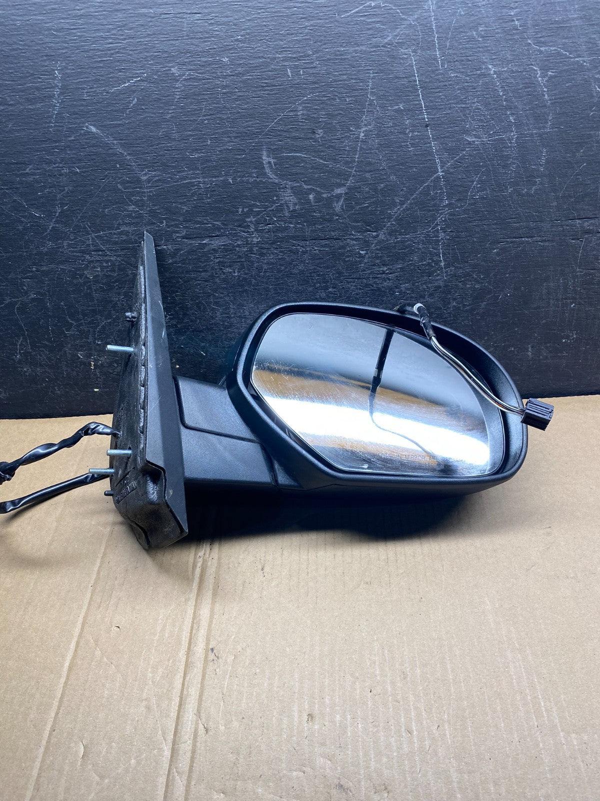 2007-2013 Chevrolet Tahoe Silverado Suburban Right Passenger Mirror AG3692 MS3