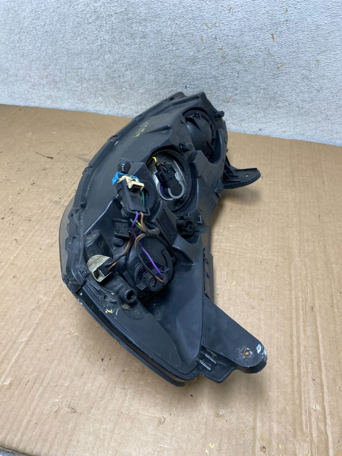 2005 to 2009 Pontiac G6 Headlight Right Passenger Rh Side Halogen AI8919 DW7