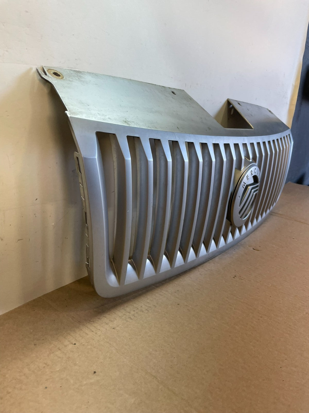 2006 2007 2008 2009 Mercury Milan Front Upper Chrome Trim Grille ag2899 DG2