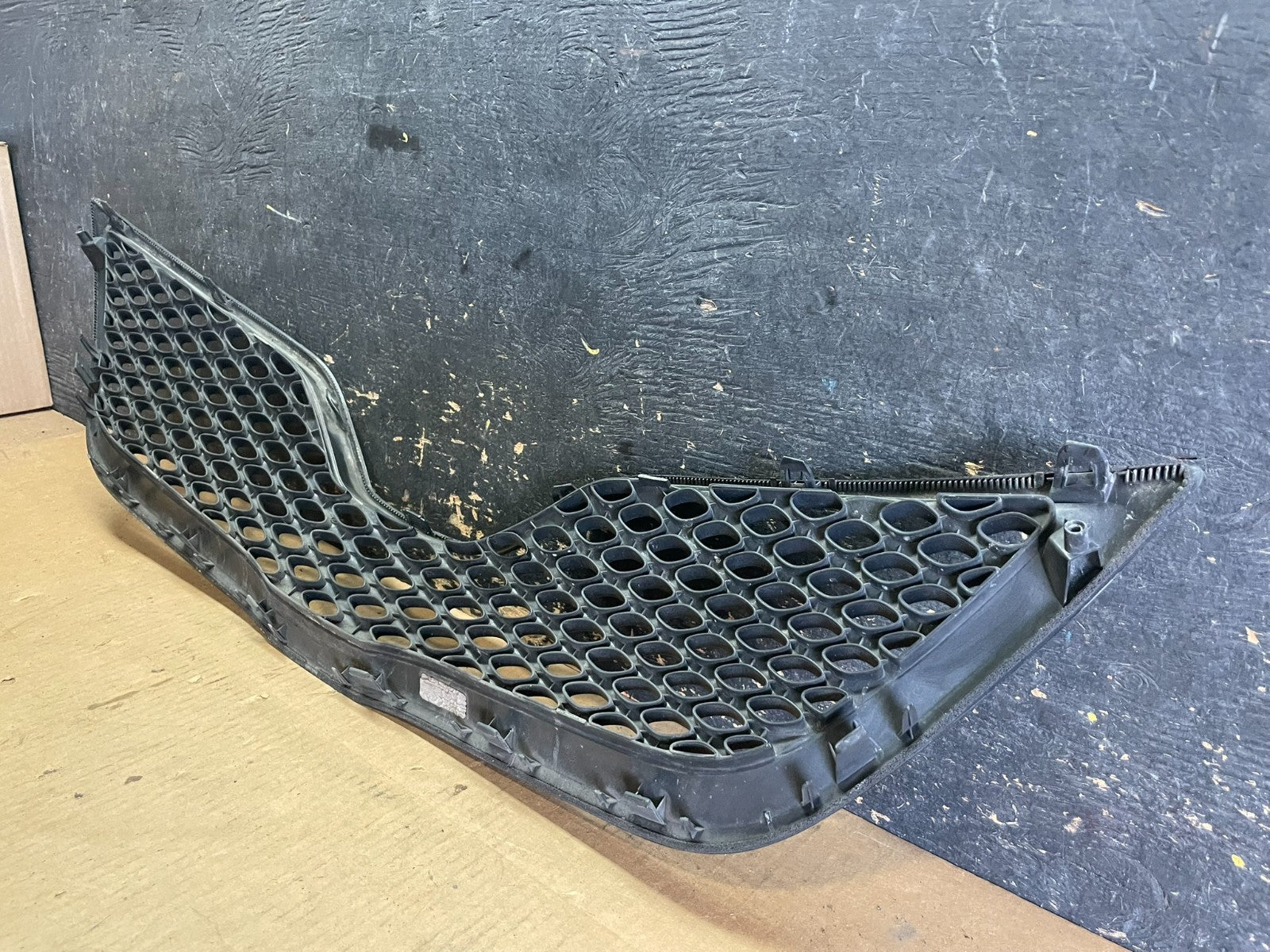 2010 to 2011 Toyota Camry Front Upper Grill Grille AA2264 DG8