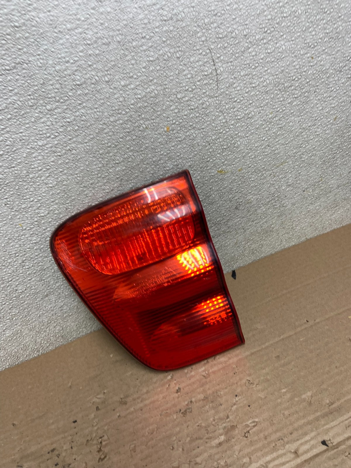 2001- 2004 Toyota Sequoia Right Passenger RH Side Tail light Inner Oem AB1198 LK2
