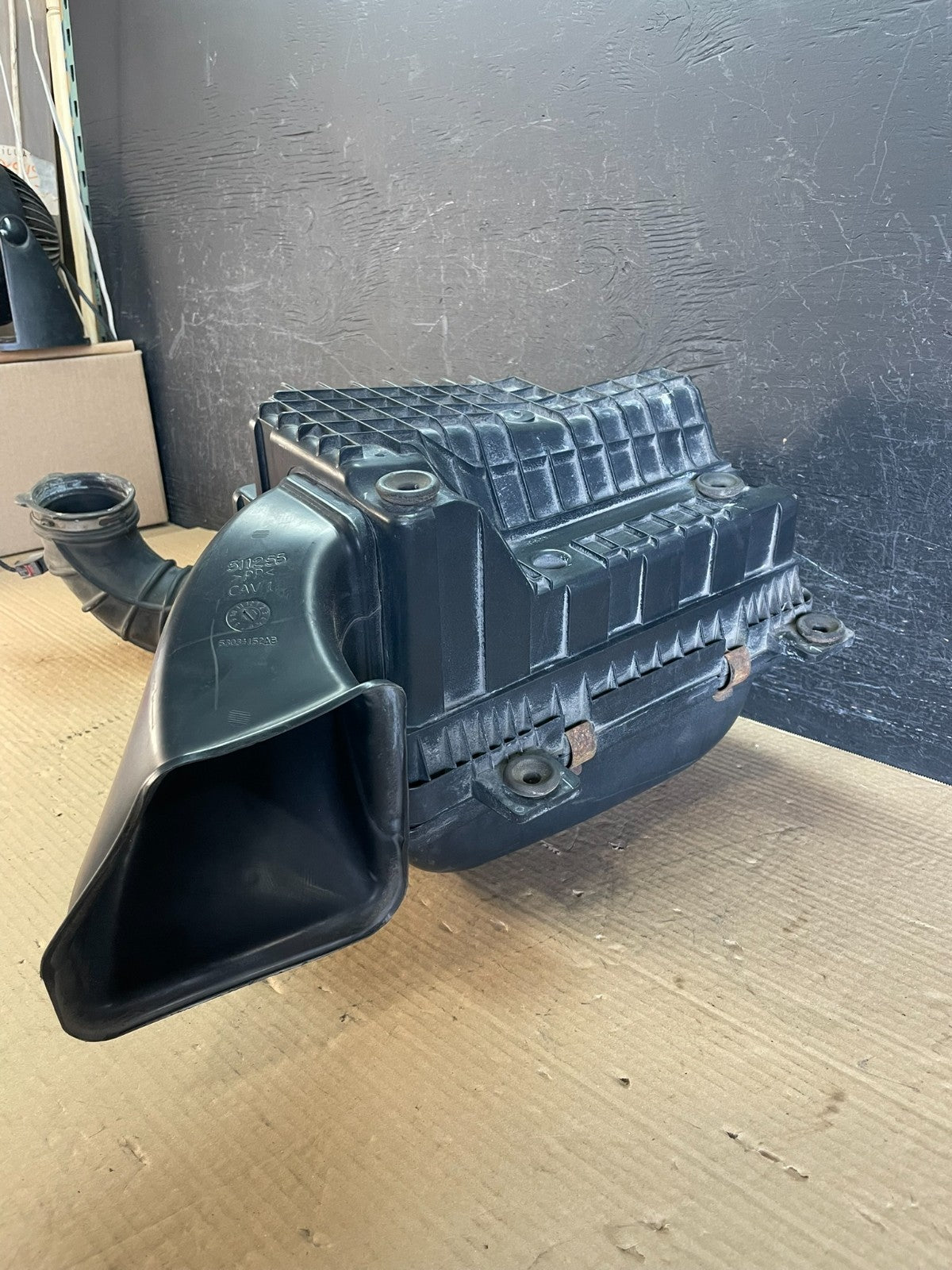 2002-2018 Dodge Ram 1500 5.7L Air Cleaner Filter Box AF3502 DW4