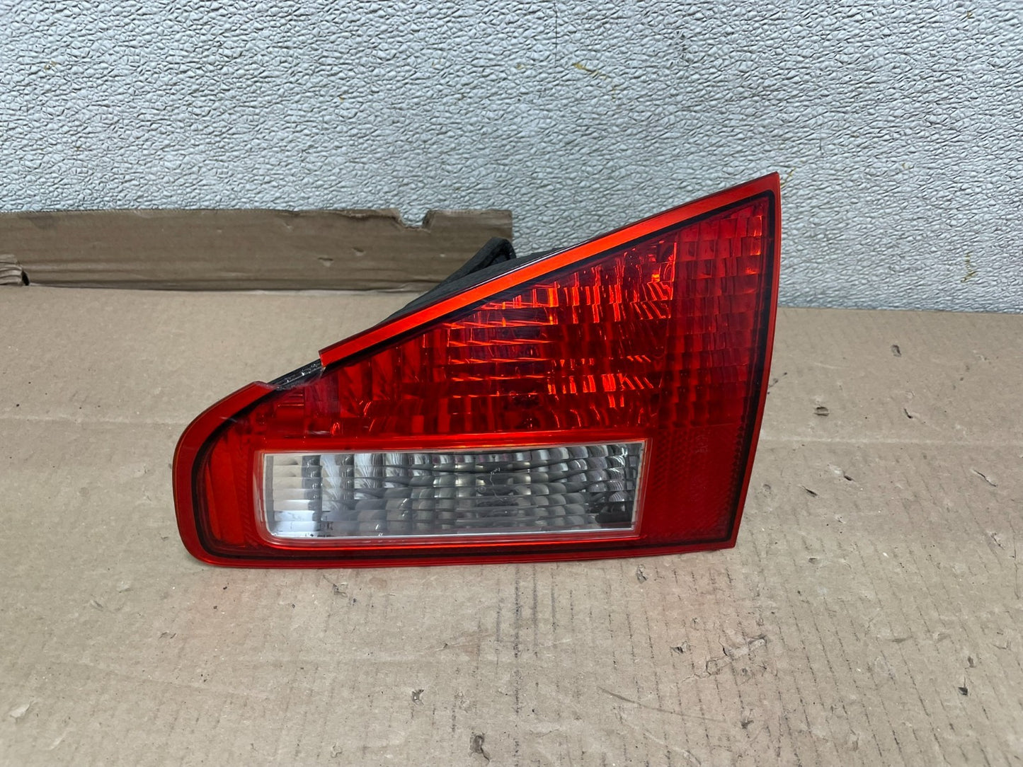 2008 to 2014 Subaru Tribeca Right Passenger RH Tail Light Inner Oem U2898 DW0