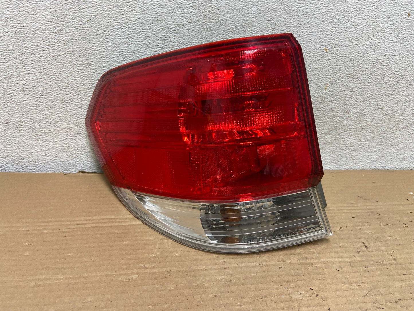 2008 2009 2010 Honda Odyssey Left Driver LH Side Tail Light AG9130 LK0