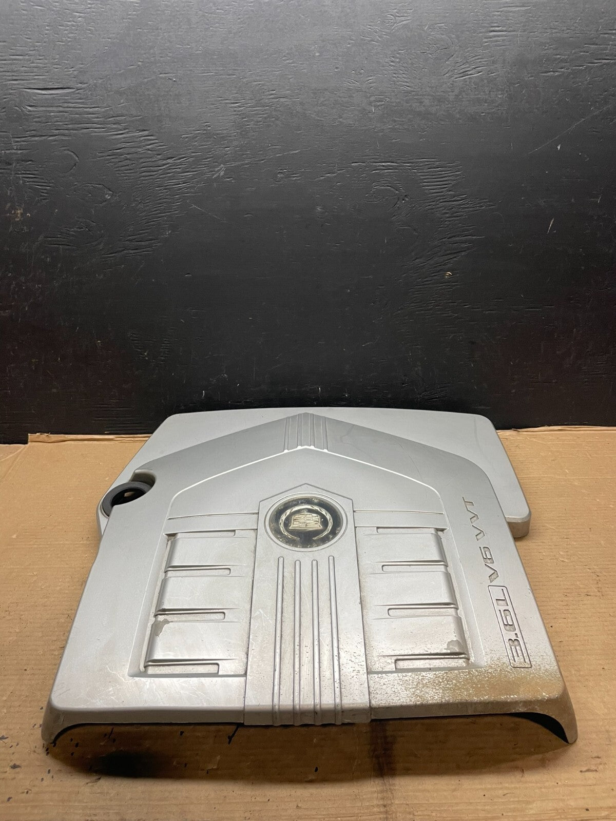 2004 to 2007 Cadillac CTS 3.6L Plastic Engine Cover Shield E8061 PS1