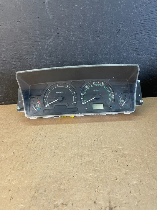2003 2004 Land Rover Discovery Speedometer Cluster Gauge AD0387 DG0