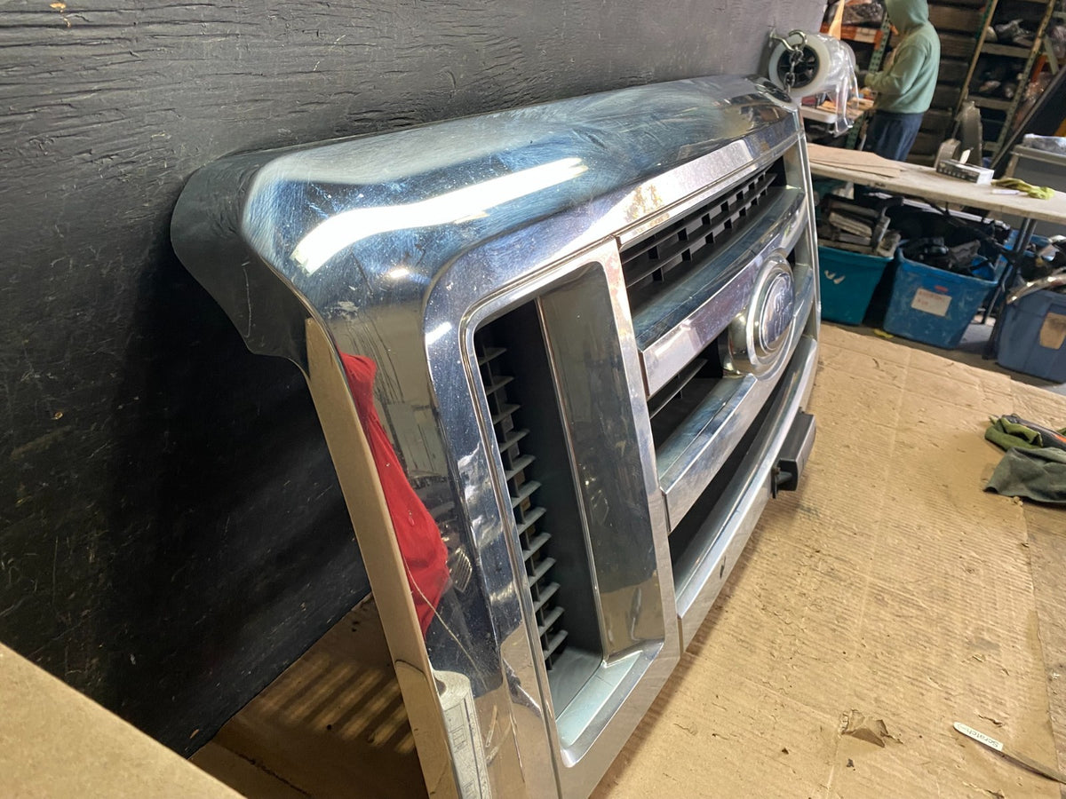 2008 to 2014 Ford Econoline E150 E250 Front Upper Chrome Grill Grille u6357 DG2