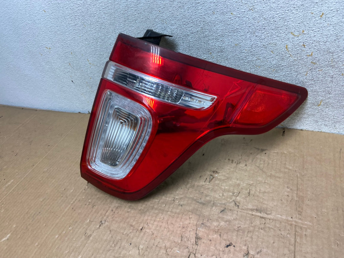 2011 2012 2013 2014 2015 Ford Explorer Right Passenger RH Tail light AI8066 LK1
