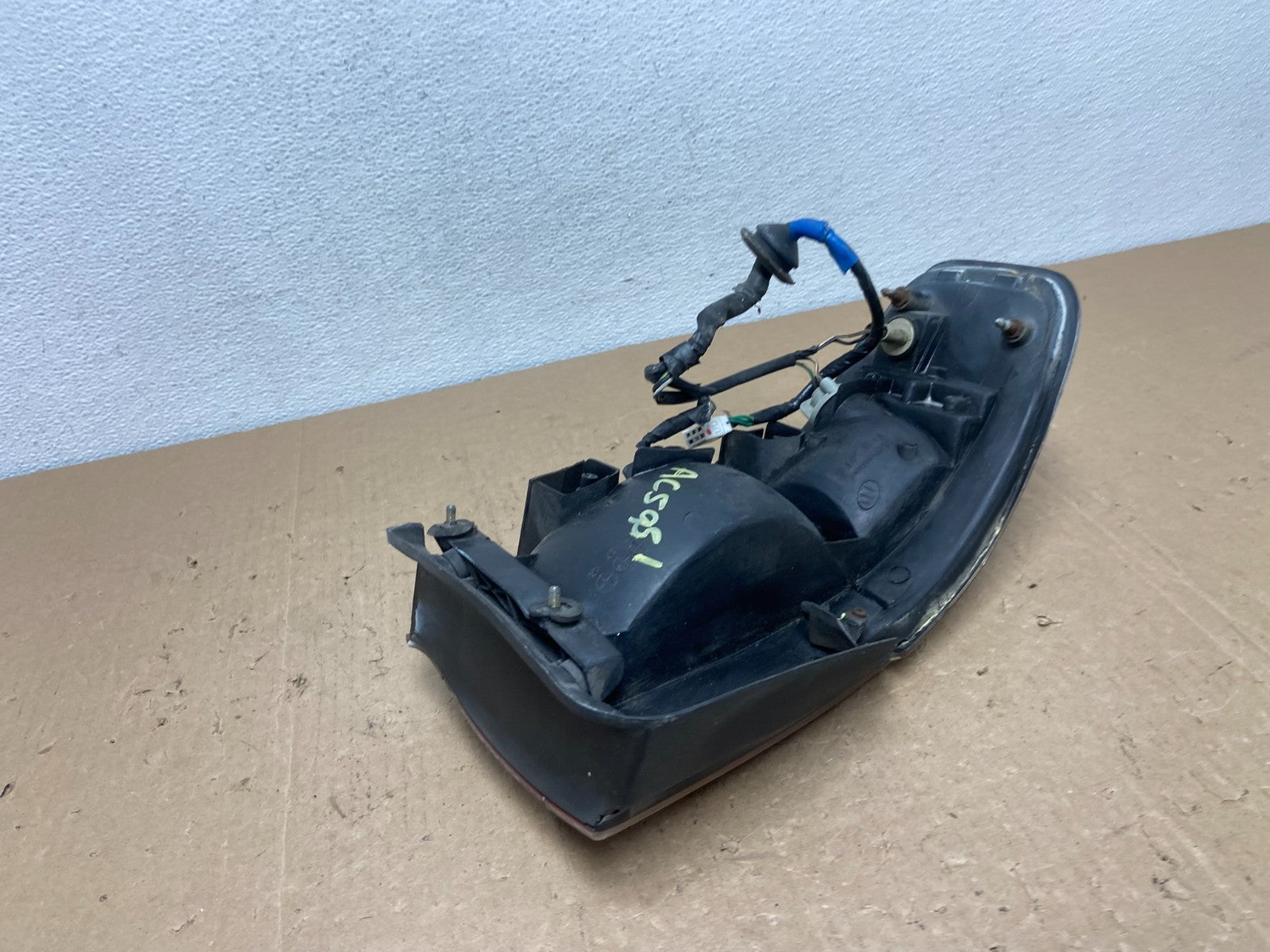 1992 1993 1994 Toyota Camry Right Passenger RH Side Tail Light AC5951 DW7