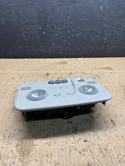 2007 to 2014 GMC Acadia Overhead Console Dome Light M8624 DG3