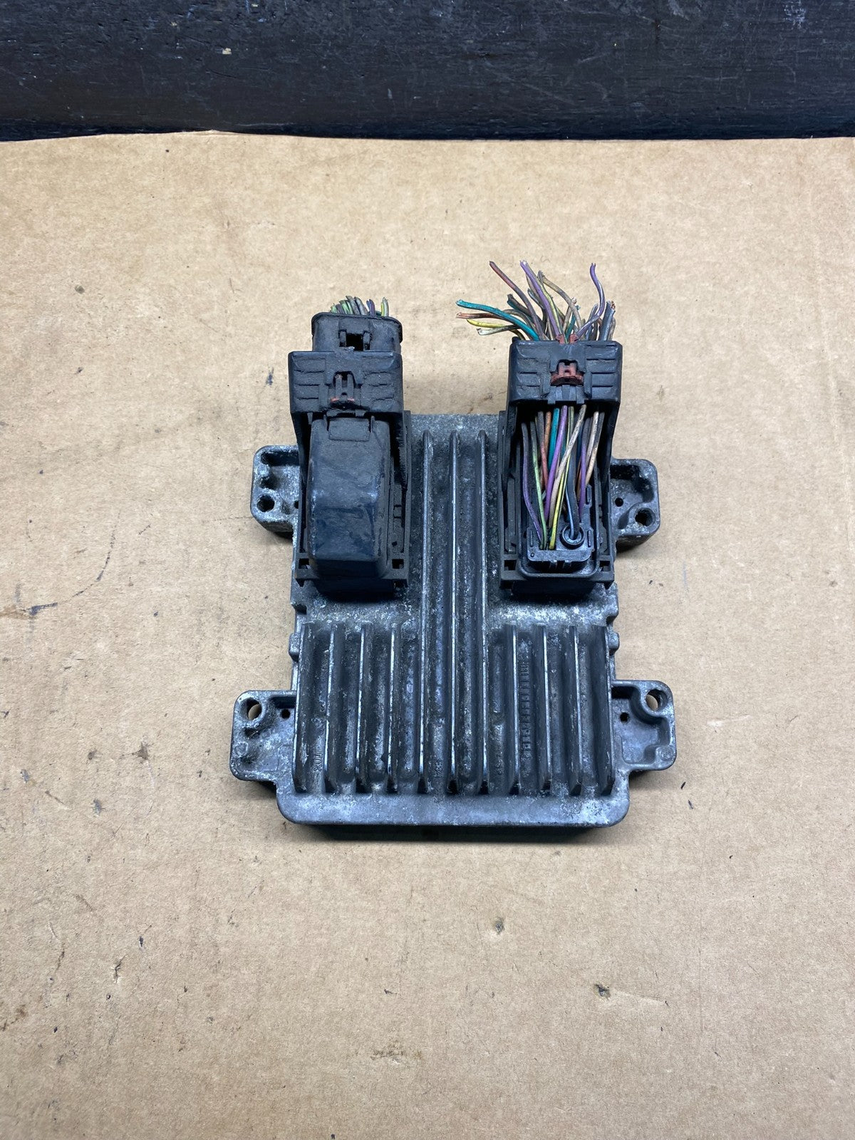 2010 - 2013 GMC Sierra 5.3L Engine Control Module ECM ECU AH7248 DW0