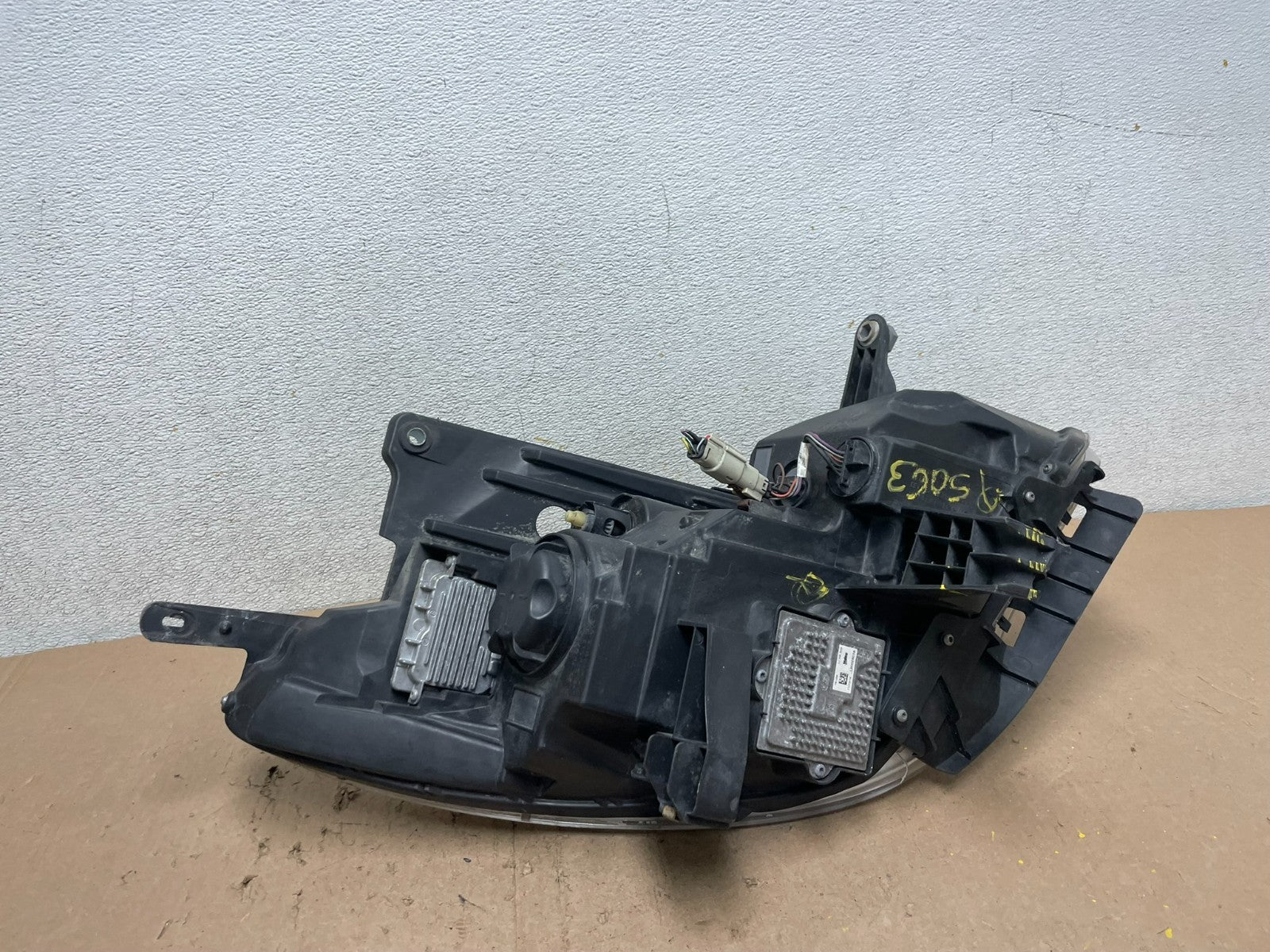 2013-2017 Buick Enclave Left Driver Headlight Xenon Hid One Ballast OEM Q5063 DW18