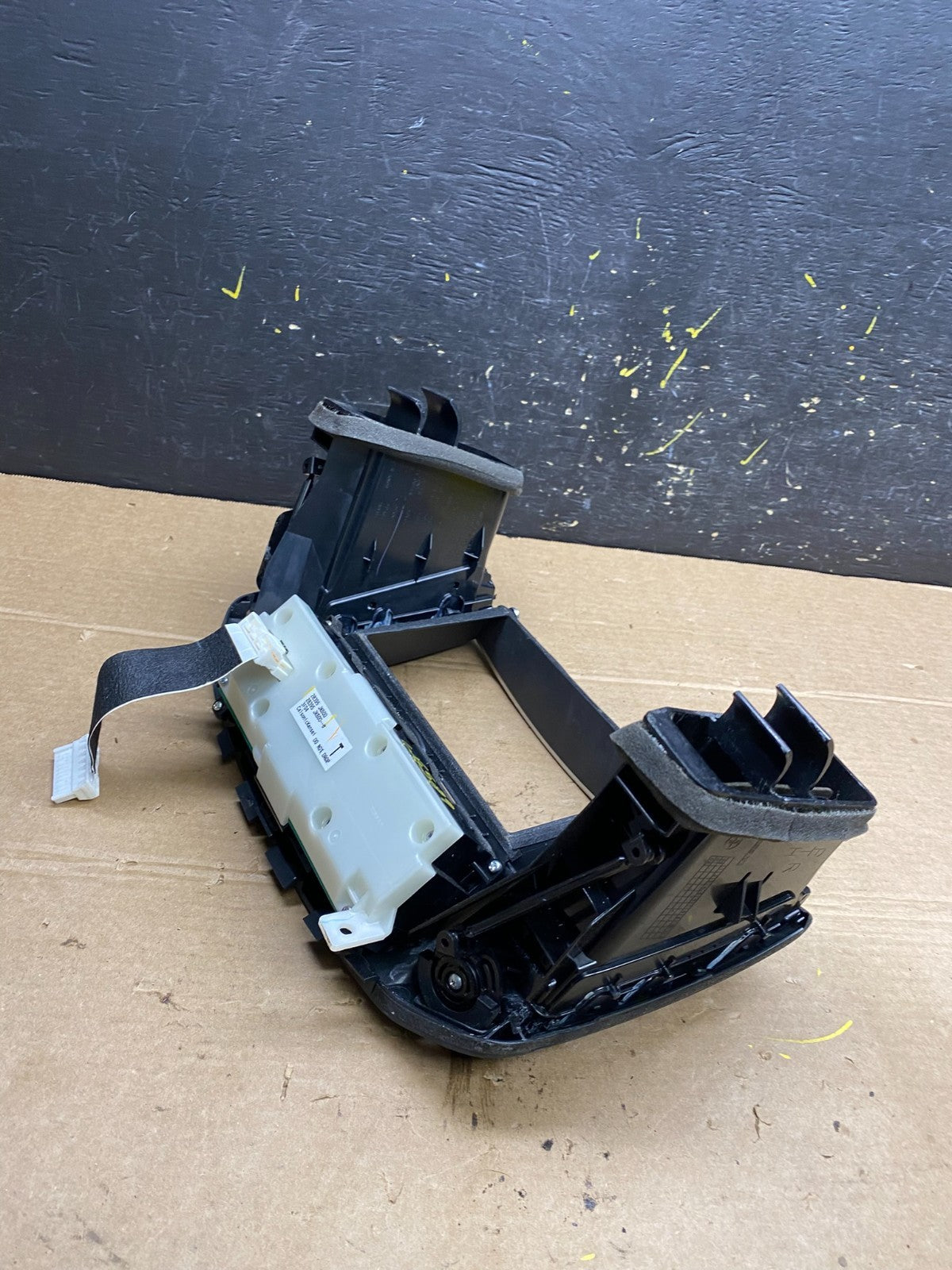 2010 to 2013 Infiniti G37 Radio Player Climate Control Panel Bezel W6589 DG4