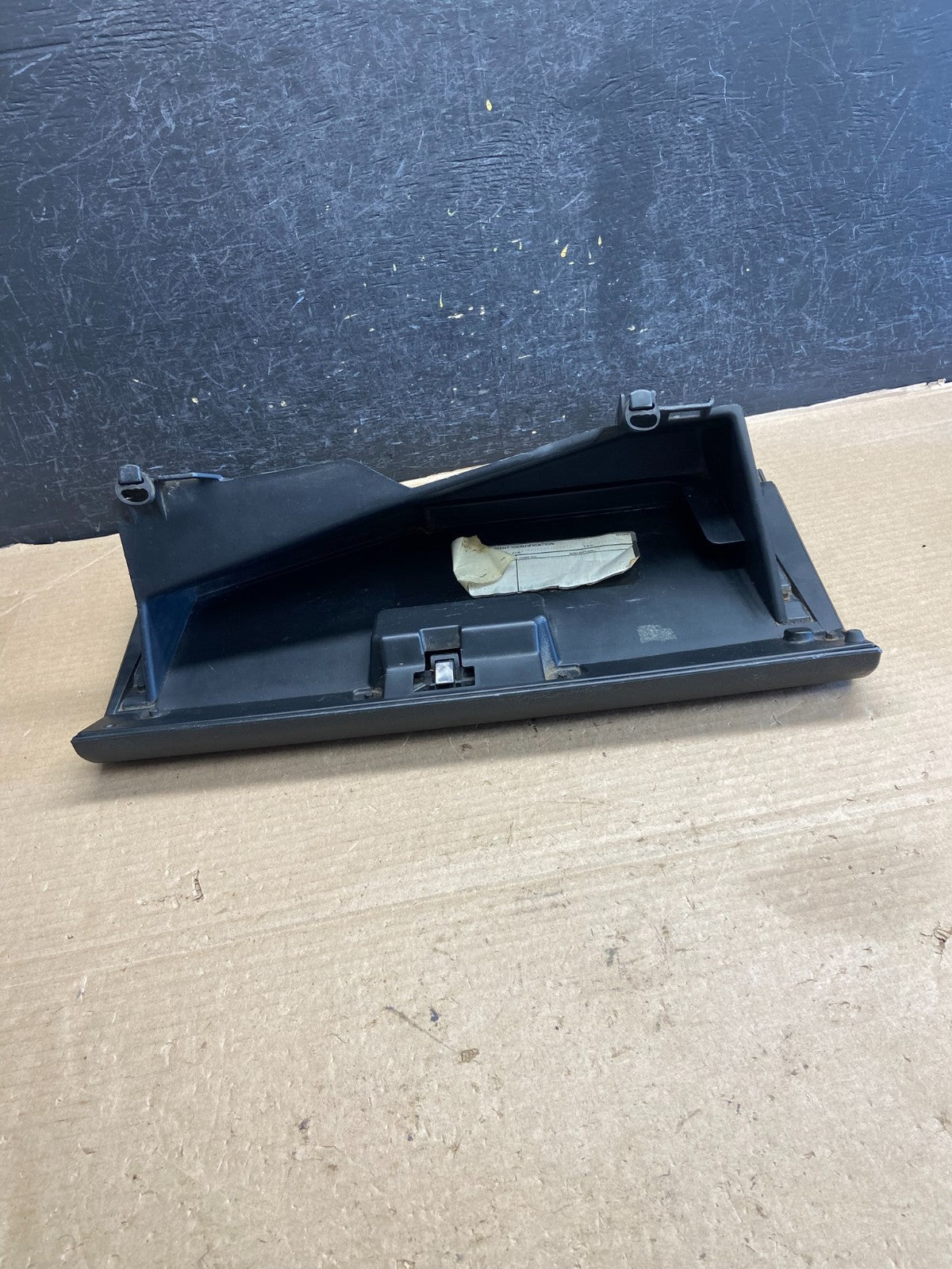 2002-2005 Dodge Ram 1500 Front Right Passenger RH Storage Glove Box ah3608 DG3