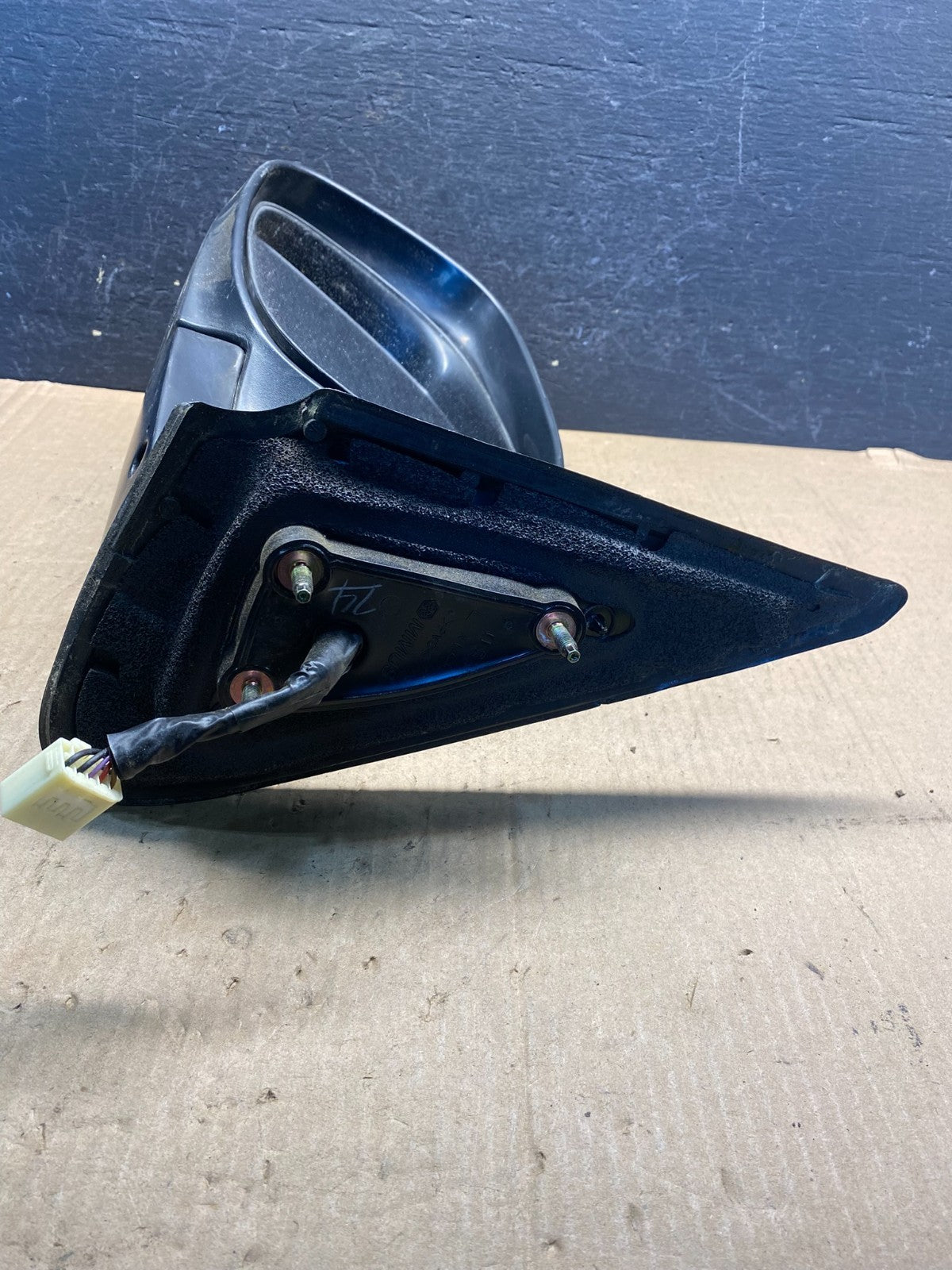 2001 to 2006 Toyota Sequoia Left Driver View Door Mirror AE7653 DW4