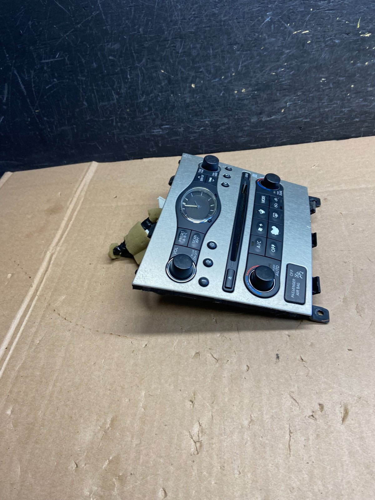 2007 to 2009 Infiniti G35 G37 Radio Player Climate Control Panel Bezel AI6356 DG1