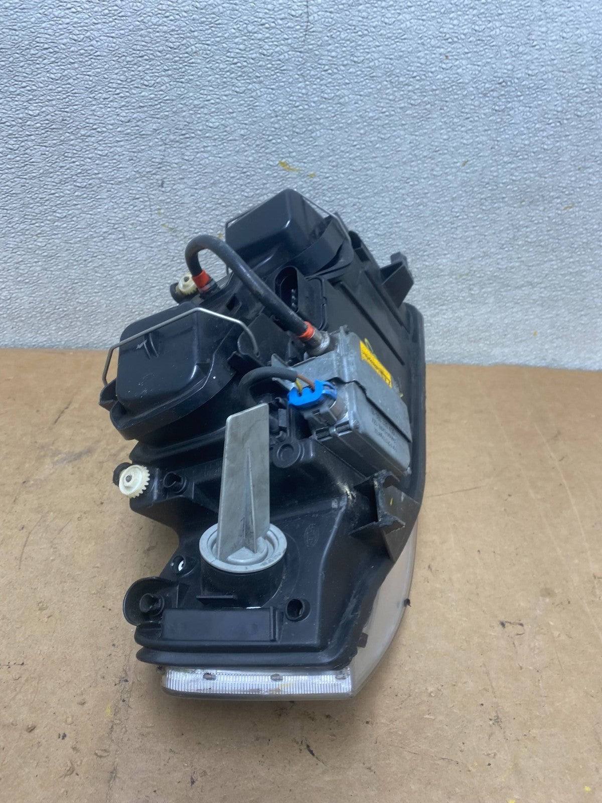 2002 to 2004 Audi A6 Left Driver LH Side Xenon HID Headlight OEM X5535 DW12