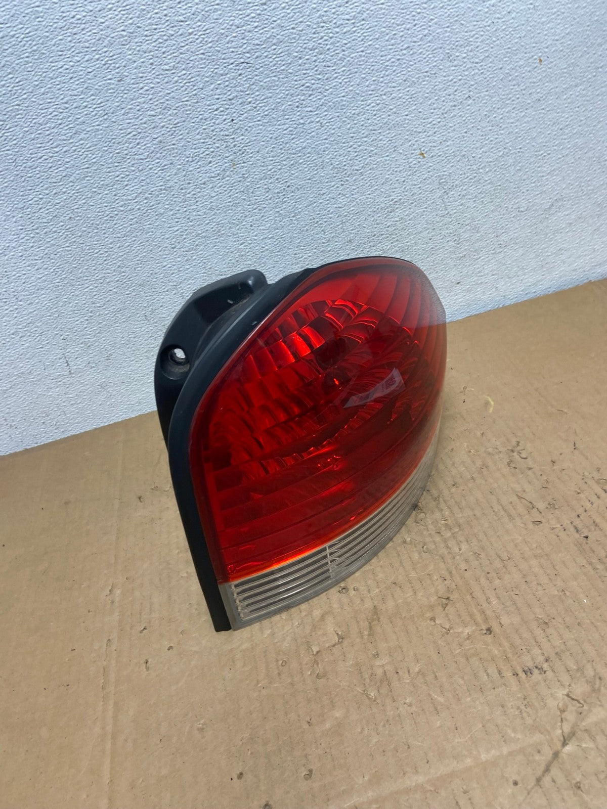 2005 to 2006 Hyundai Santa Fe Right Passenger Rh Side Tail Light AD1016 LK2