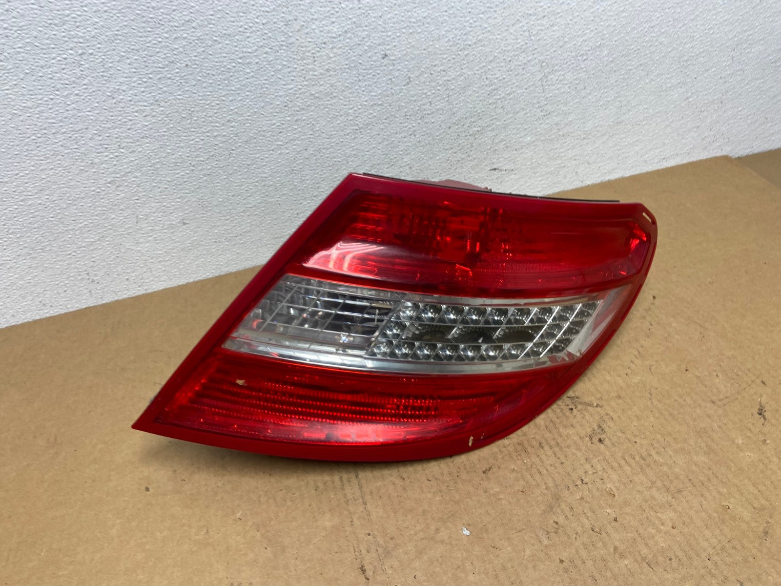 2008 - 2011 Mercedes C-Class Right Passenger RH LED Tail Light AC1816 LK2