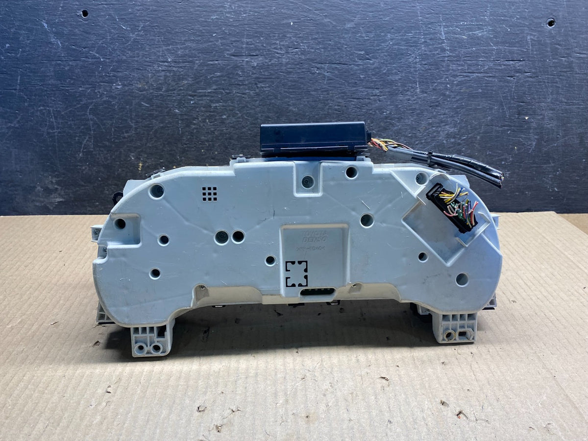 2011 to 2014 Toyota Sienna Speedometer Cluster Gauge AI4920 DG4