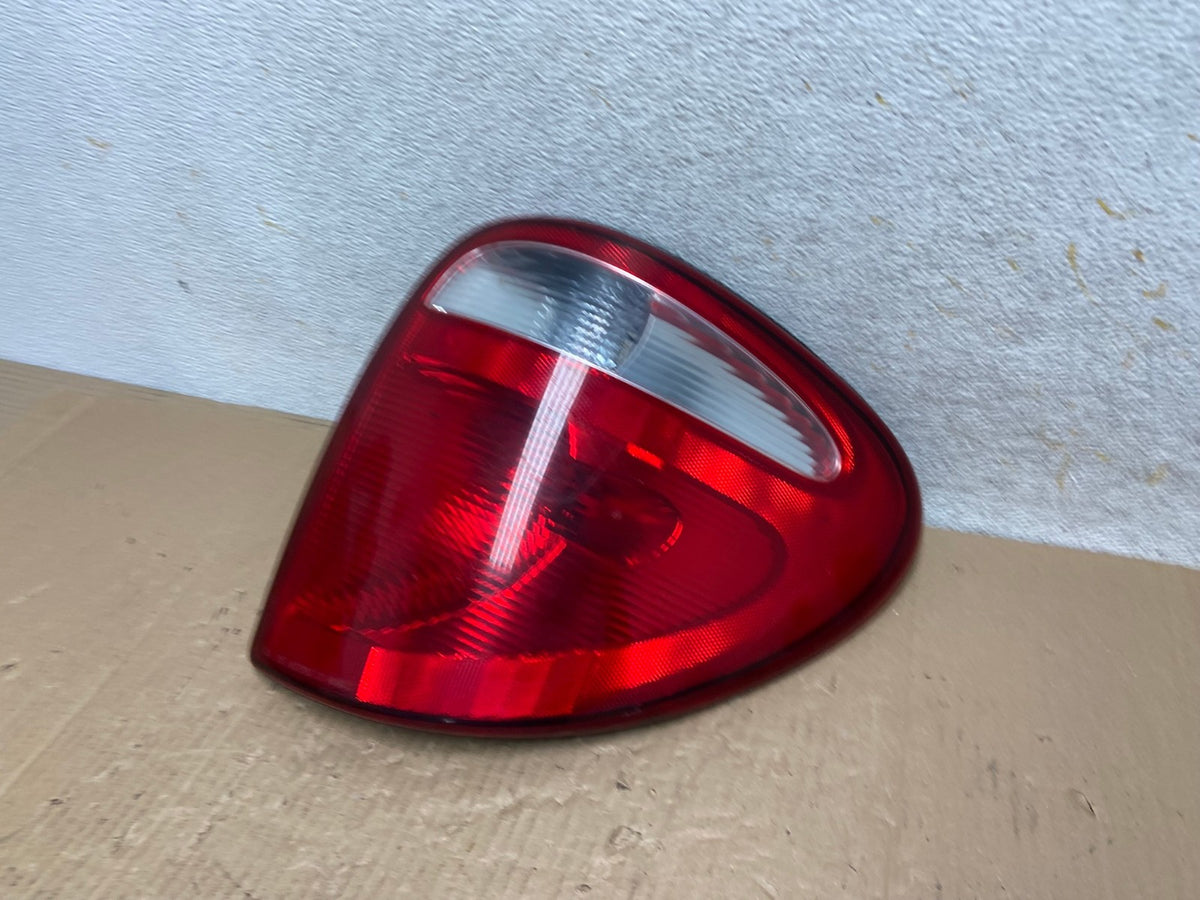 2004 - 2007 Dodge Grand Caravan Right Passenger Side Tail Light AI1298 LK1