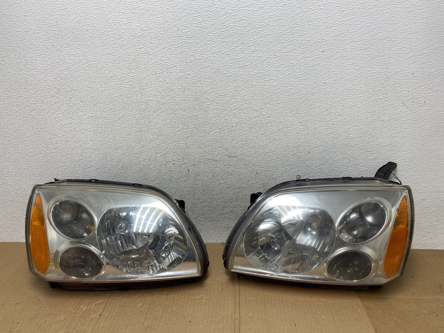 2004 - 2009 Mitsubishi Galant Left+Right Headlights Halogen Aftermarke AE8969 DW0
