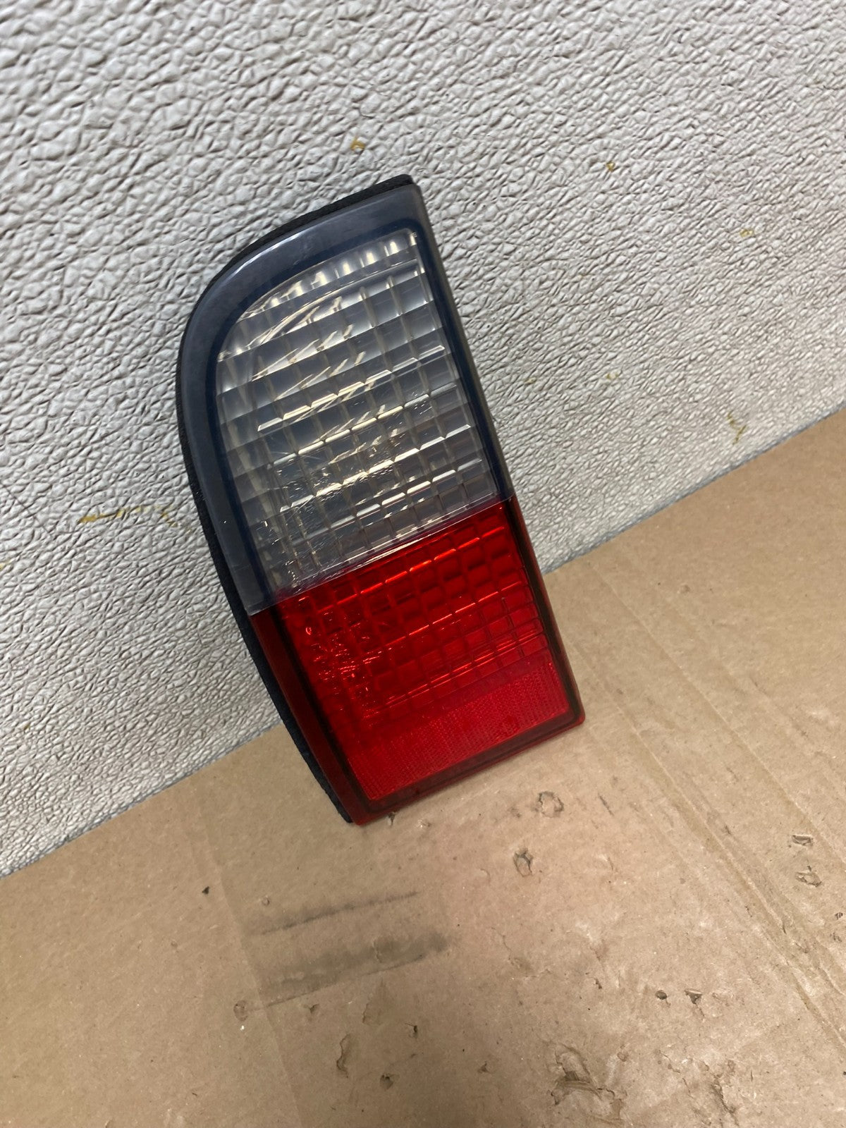 2003 2004 2005 2006 Lincoln Ls Right Passenger RH Inner Tail Light Oem T8252 DW2