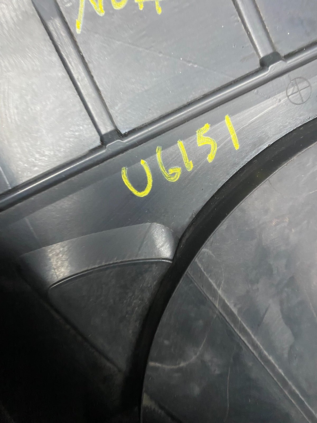 2010 2011 2012 Mazda CX7 CX-7 2.3L Engine Shield Top Cover U6151 DG9