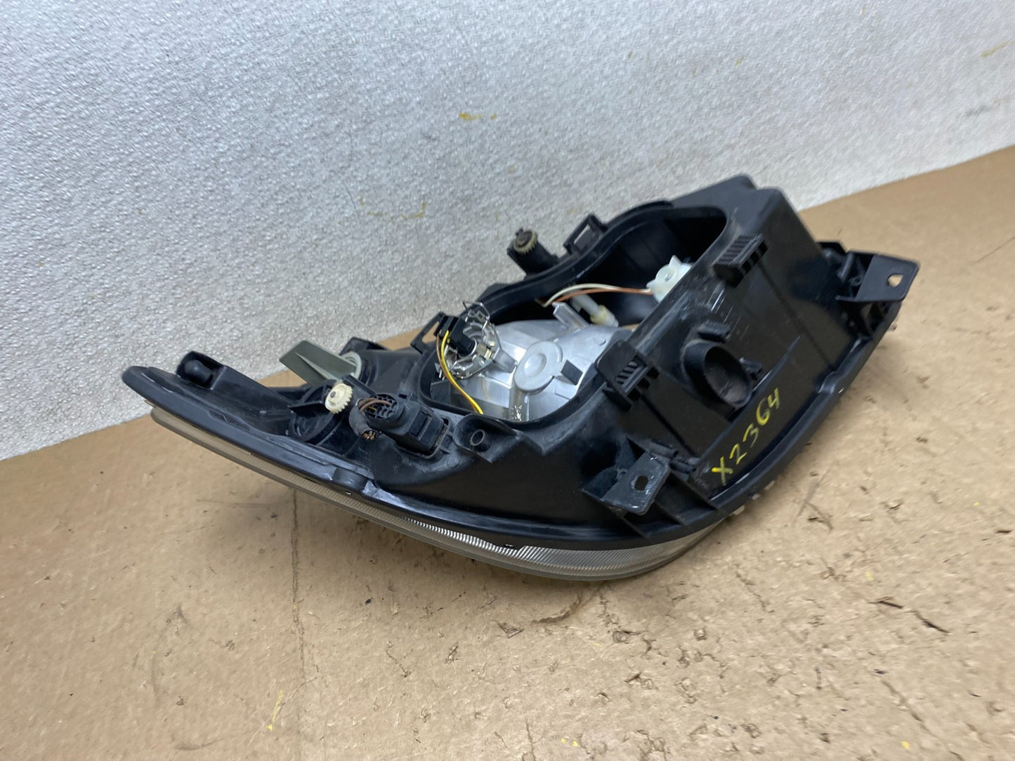 2007 to 2013 Mercedes Sprinter Headlight Left Driver Side Halogen Oem X2364 DW8