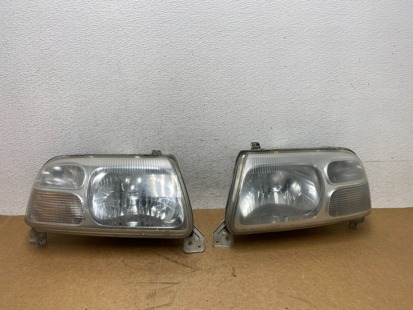 1999-2005 Suzuki Grand Vitara Left+Right Side Set Halogen Headlights AD6252 DW0