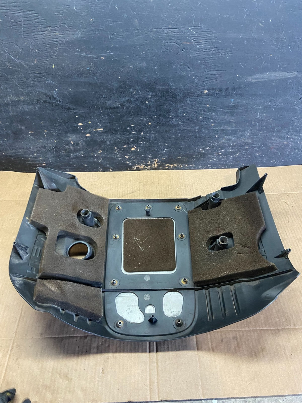 2005 to 2010 Jeep Grand Cherokee 5.7L Hemi Engine Cover Plastic Shield R7326 DG5