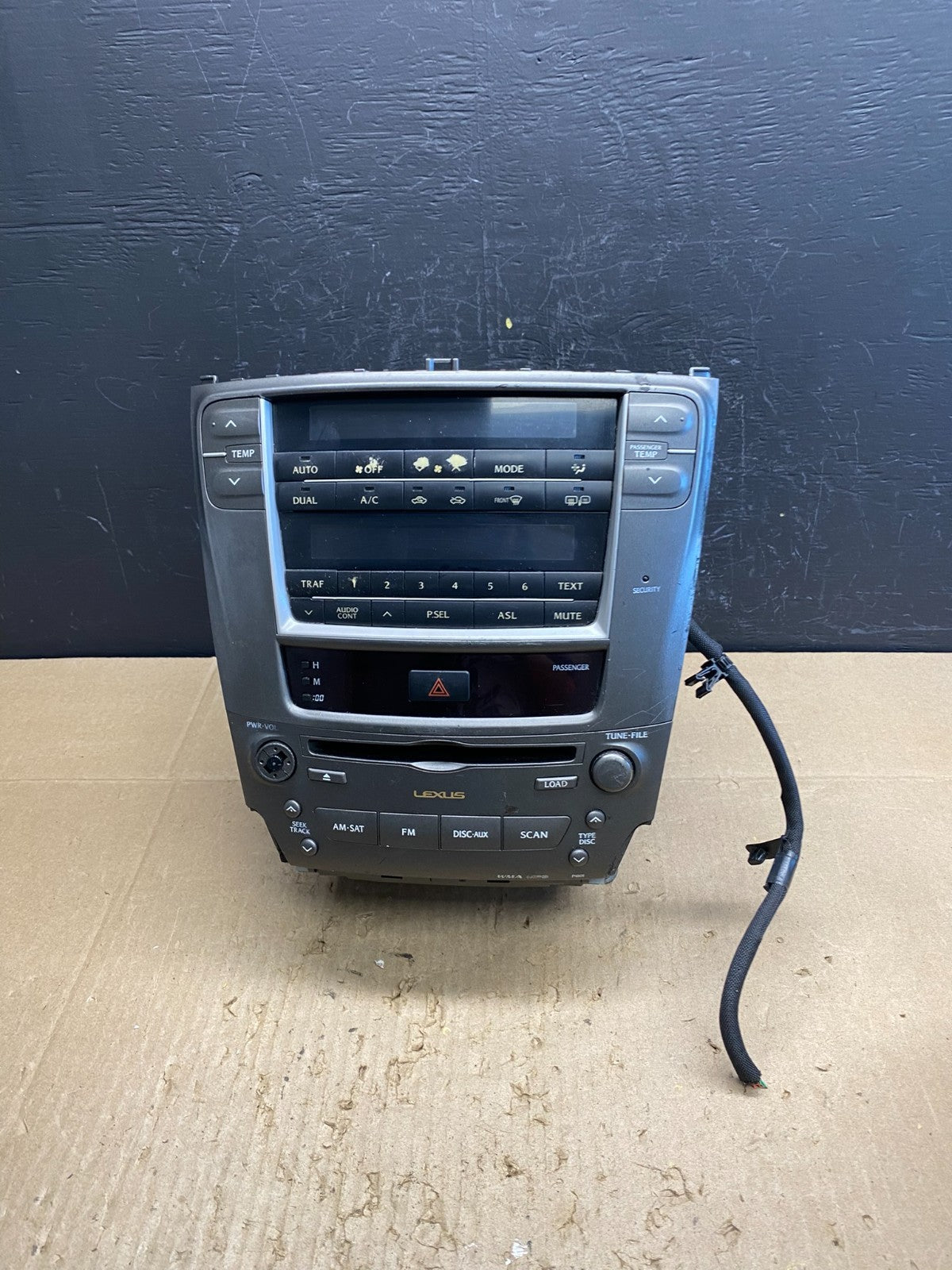 2009 to 2011 Lexus IS250 Screen Radio AM-FM CD Tuner Head Unit OEM AC4740 DG0