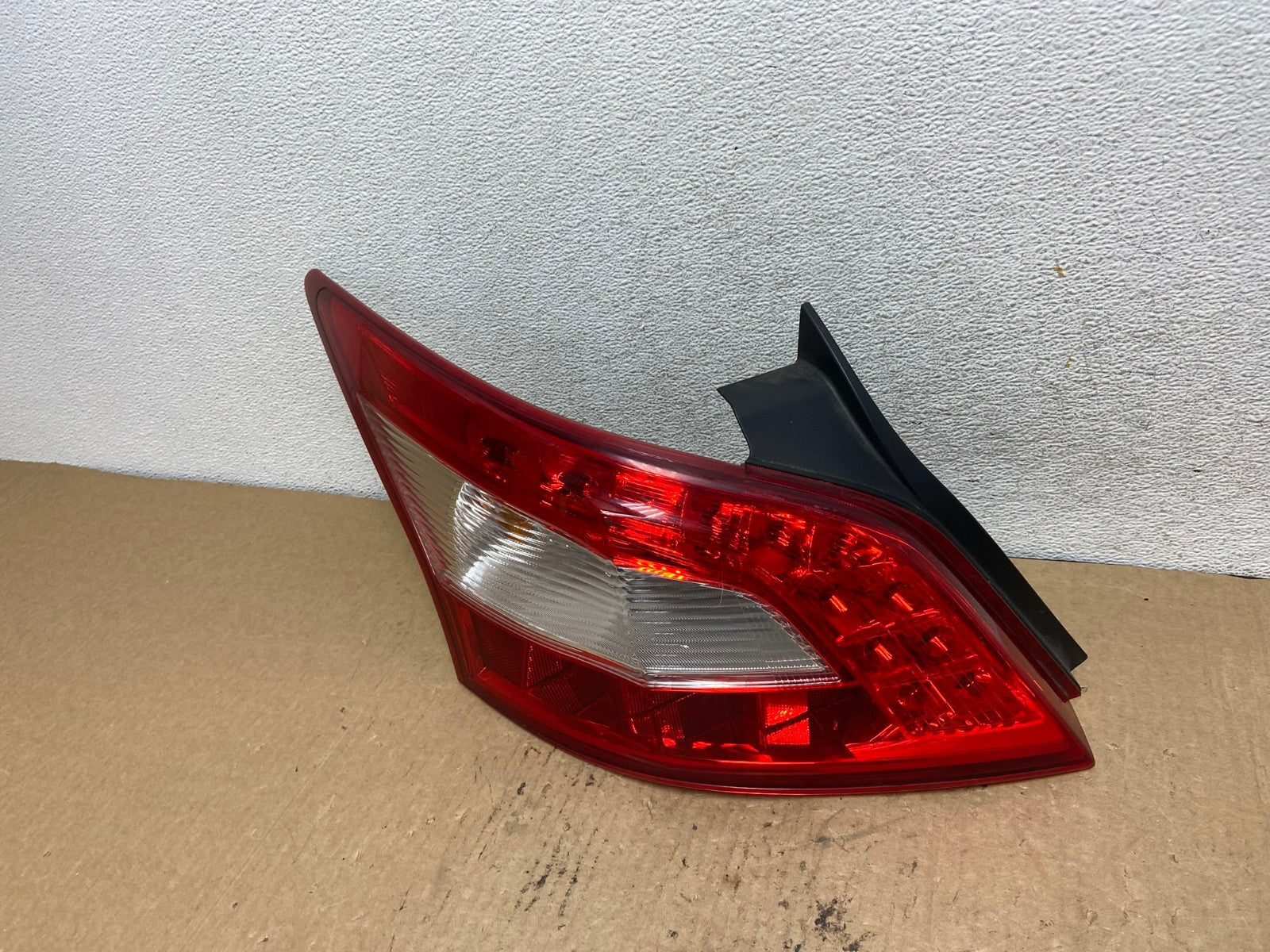 2009 2010 2011 Nissan Maxima Left Driver Lh Side Tail light AG2425 LK1