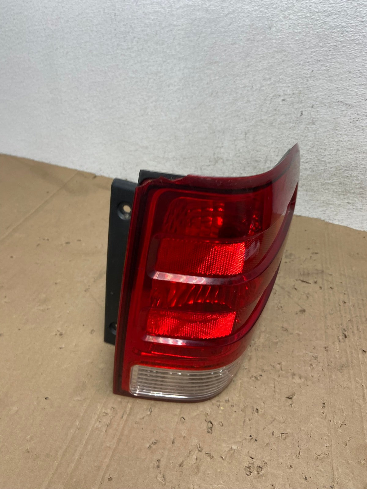 2003 2004 2005 2006 Ford Expedition Right Passenger Rh Tail light AE9388 LK2