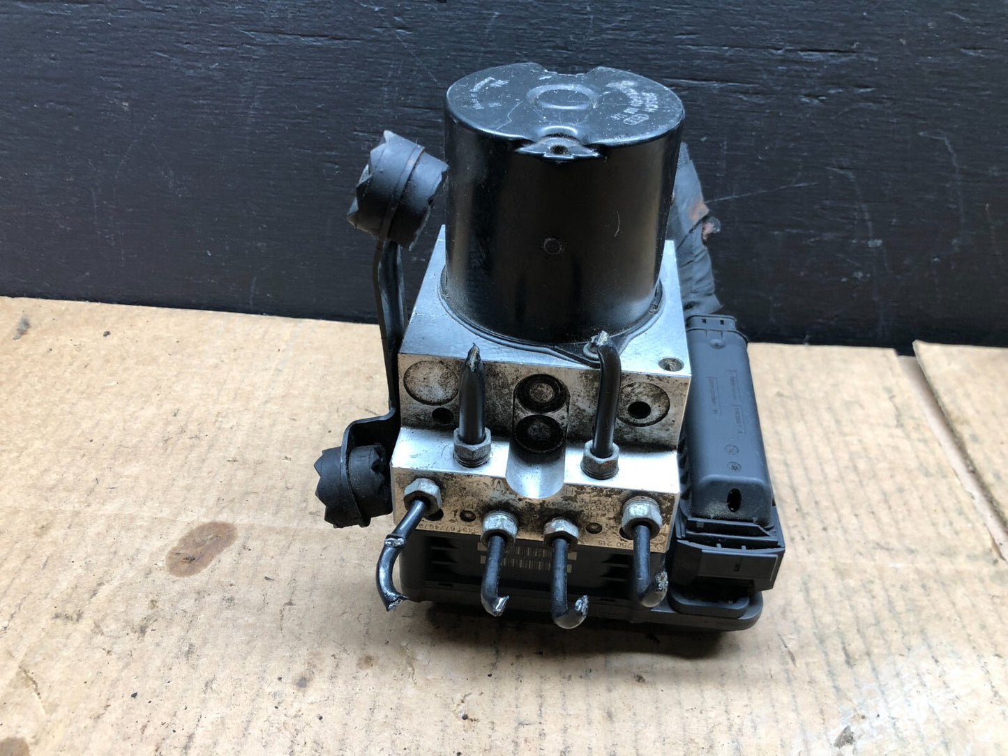2008 to 2010 BMW 5 Series ABS Pump Control OEM Module 6784157 D22403