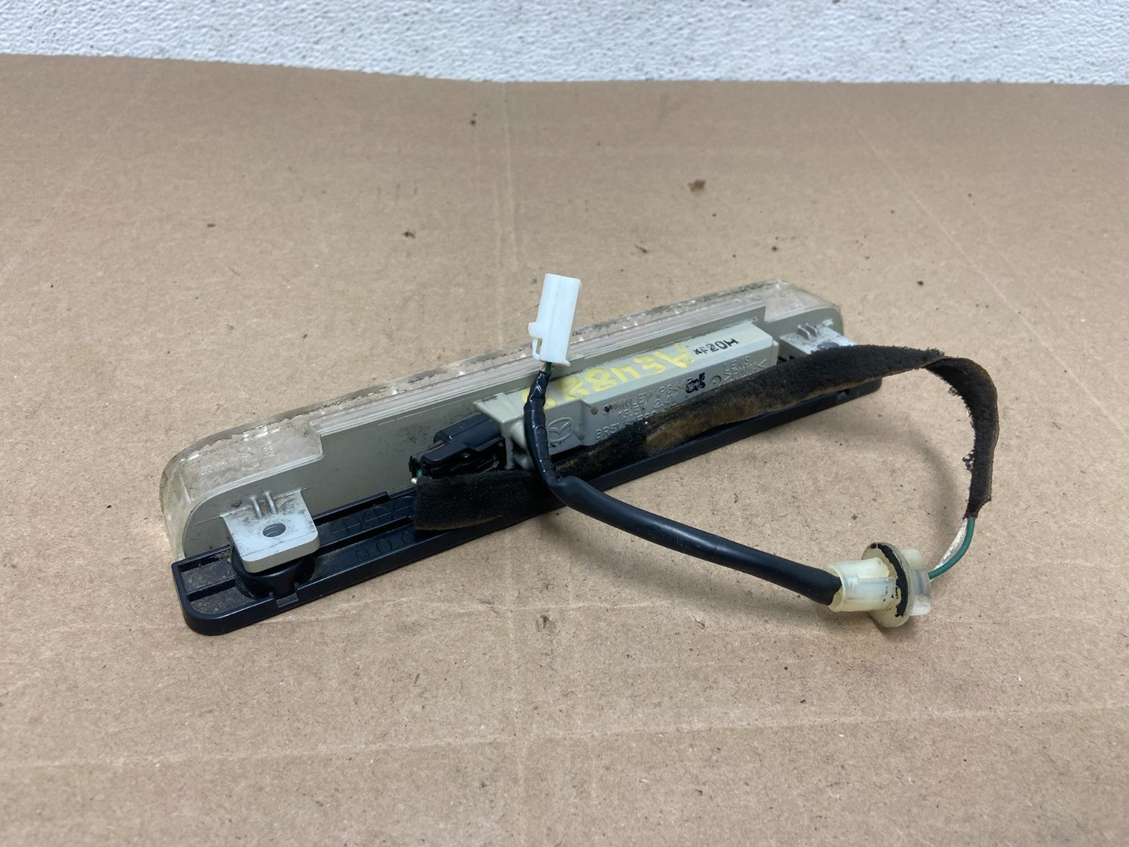 2004 to 2009 Mazda 3 Hatchback Center 3RD Third Brake Tail Light AE4885 DG3