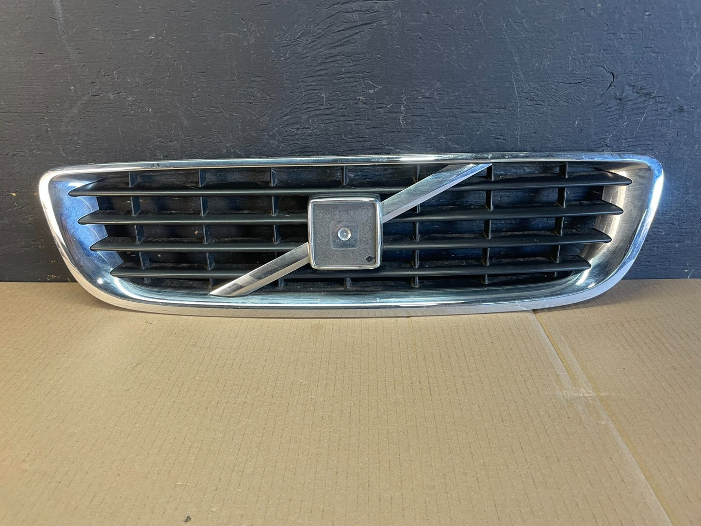 2008 to 2011 Volvo S40 Front Grill Grille AE34860