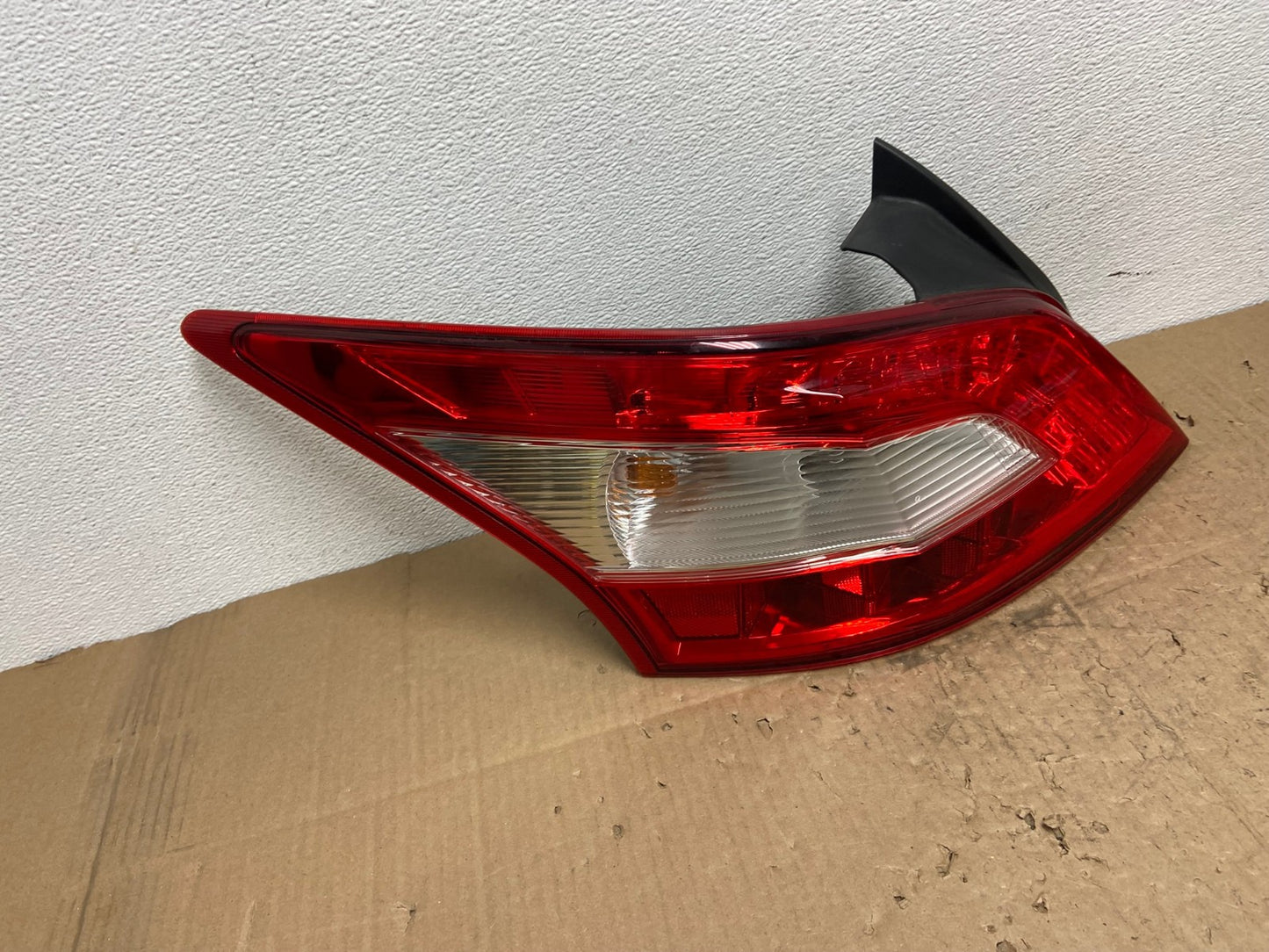 2009 2010 2011 Nissan Maxima Left Driver Lh Side Tail light OEM AB8609 LK2