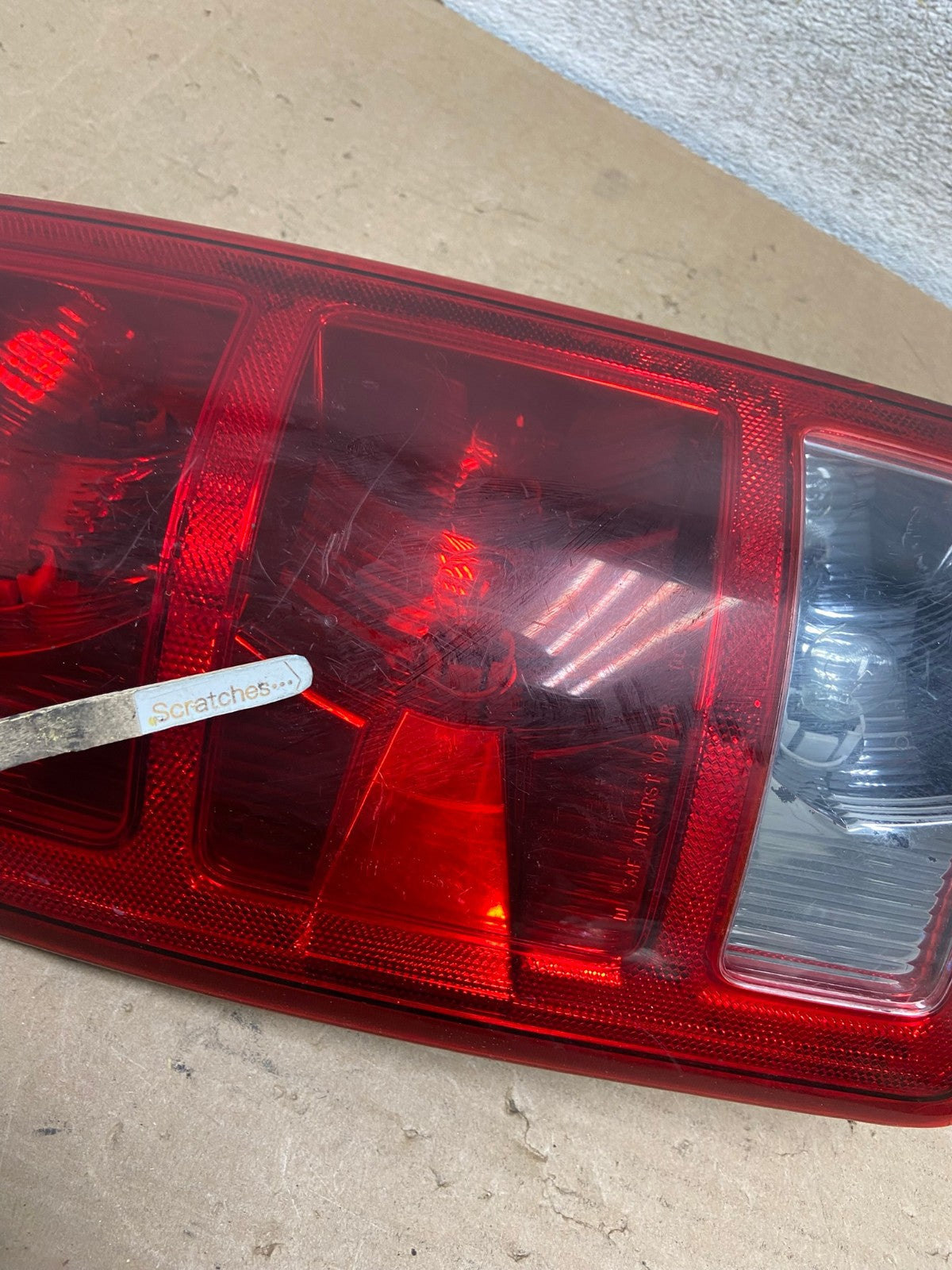 2002 to 2006 Dodge Ram 1500 Left Driver side Tail Light AI0967 LK3