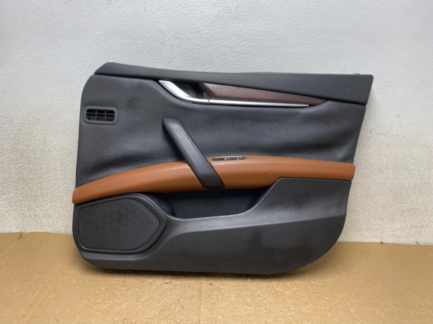 2014 to 2017 Maserati Ghibli Front Right Passenger RH Side Panel Door v3560 DG0