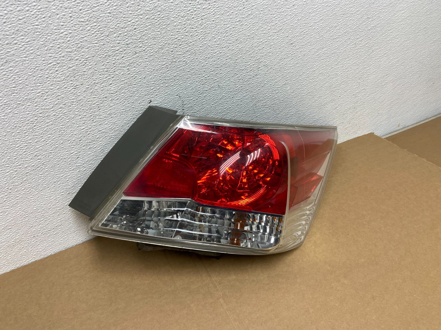 2008 to 2012 Honda Accord Sedan Tail light Right Passenger RH Side AB9927 DW2