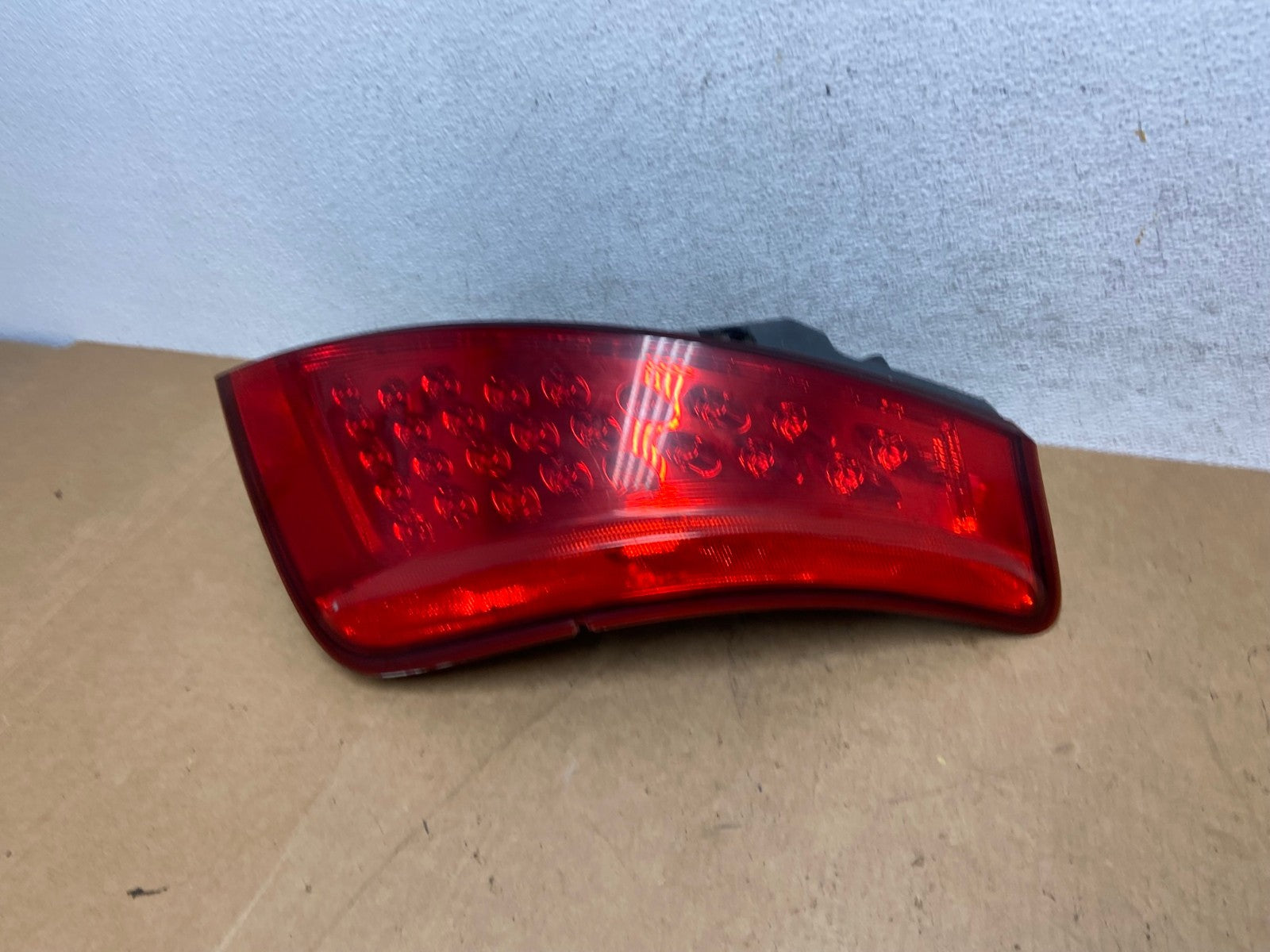 2006 to 2007 Nissan Murano Right Passenger Rh Side Tail Light AE3100 LK1