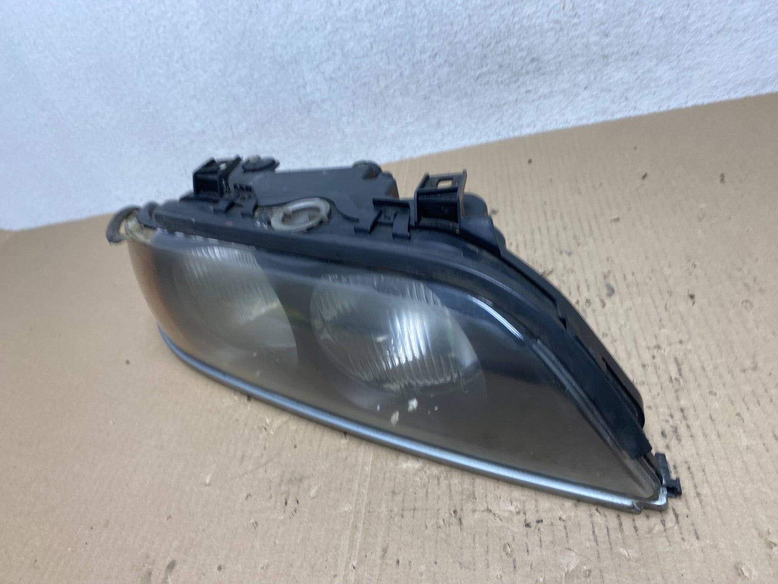 1997 - 2000 BMW E39 5 Series Headlight Right Passenger RH Halogen AE7077 DW1