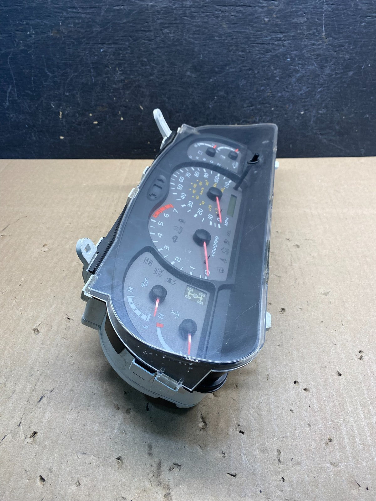2001 to 2004 Toyota Sequoia Speedometer Insrument Gauge Cluster ag9383 DG1
