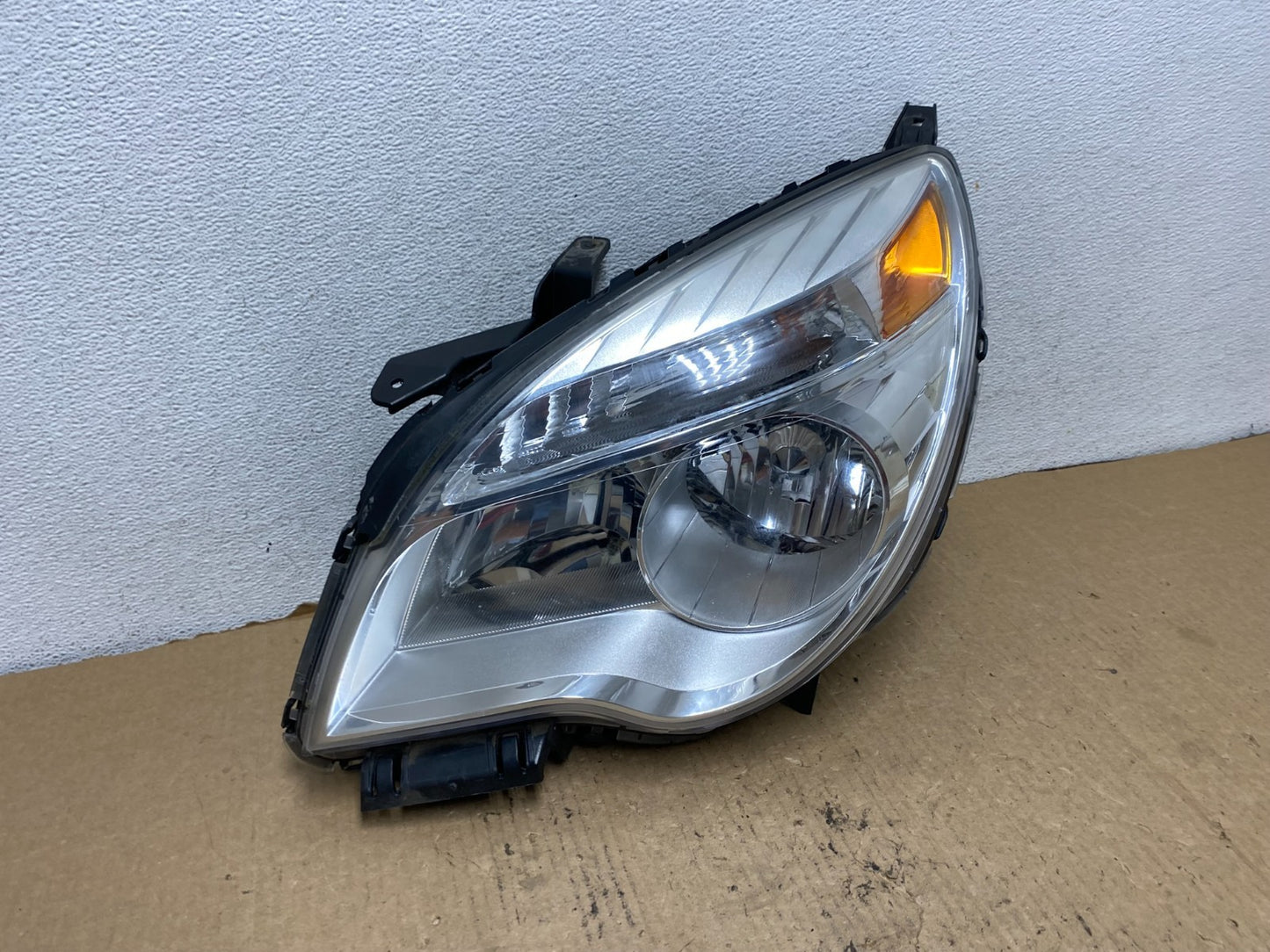2010-2015 Chevrolet Equinox Halogen Headlight Left Driver LH Side AG2343 DW2