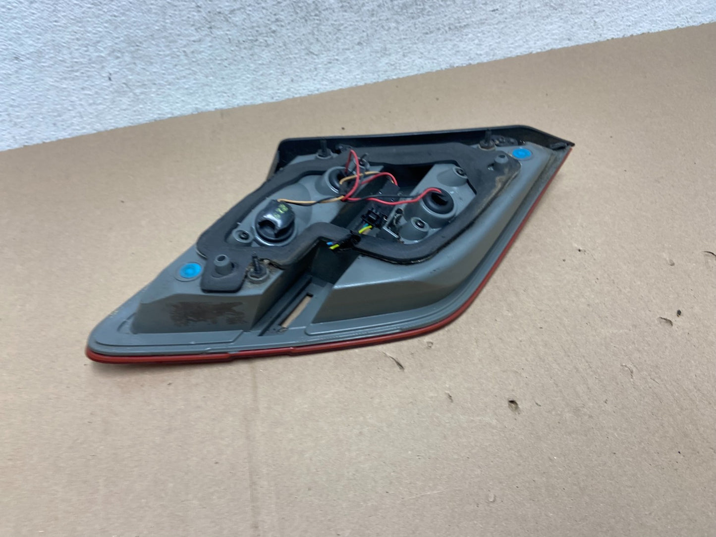 2013 to 2018 Ford Taurus Right Passenger Rh Side Tail Light Inner AG6596 DW3