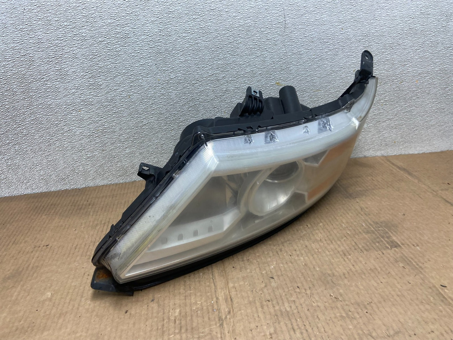 2011 to 2013 Honda Odyssey Front Left Driver LH Headlight Halogen AA6267 DW2