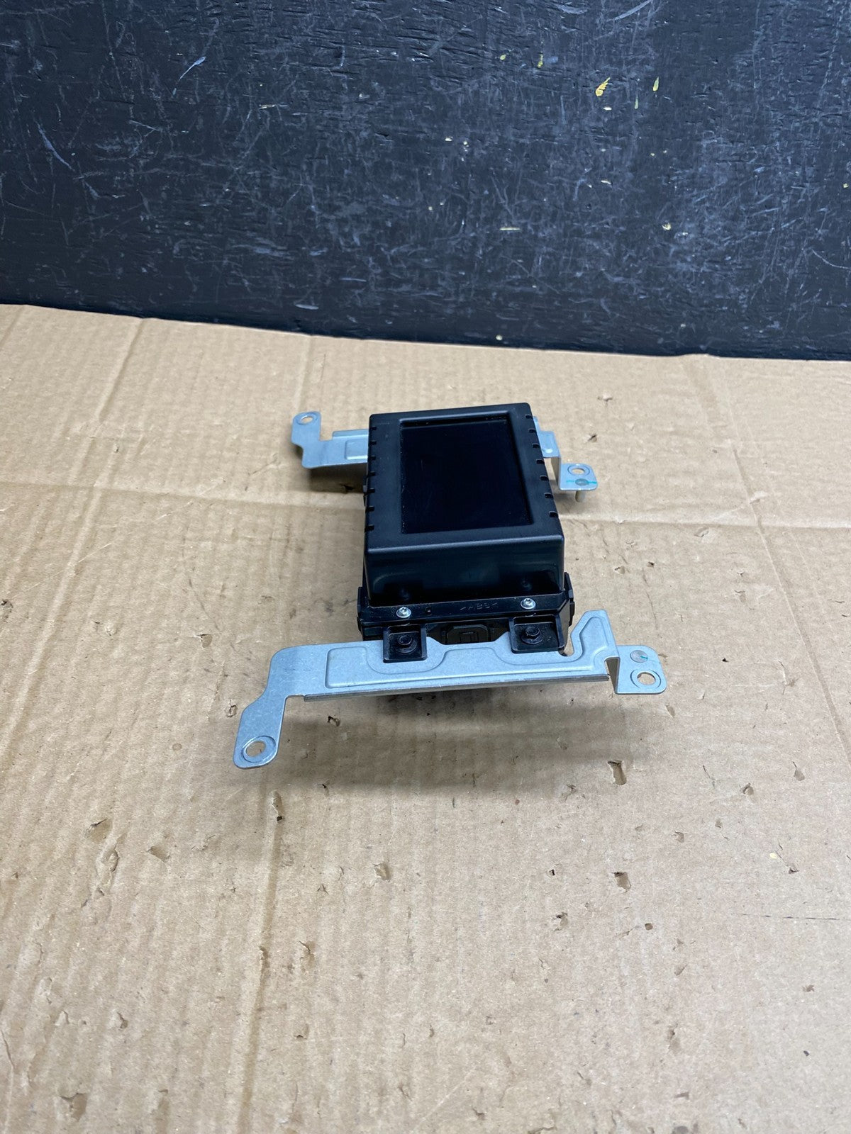 2013 to 2016 Ford Taurus 4.2" Radio Navigation Screen Module ac9462 DG2